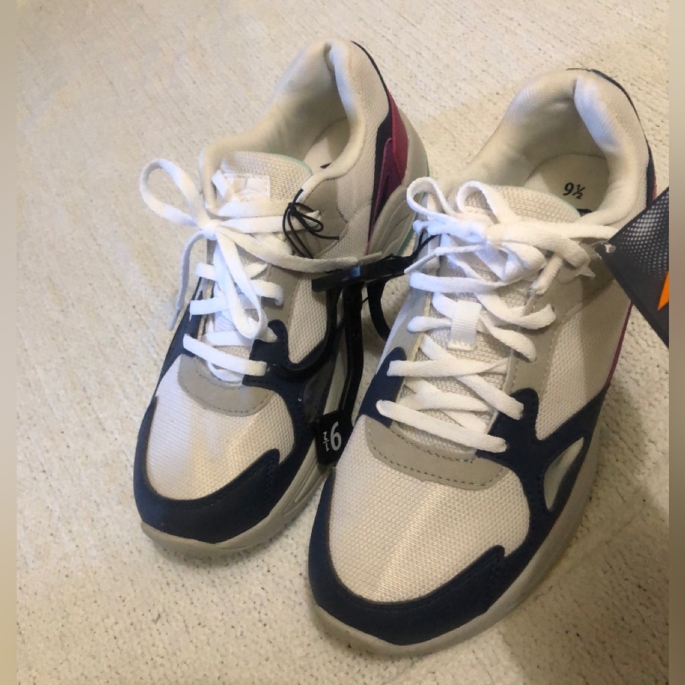 Avia sneakers